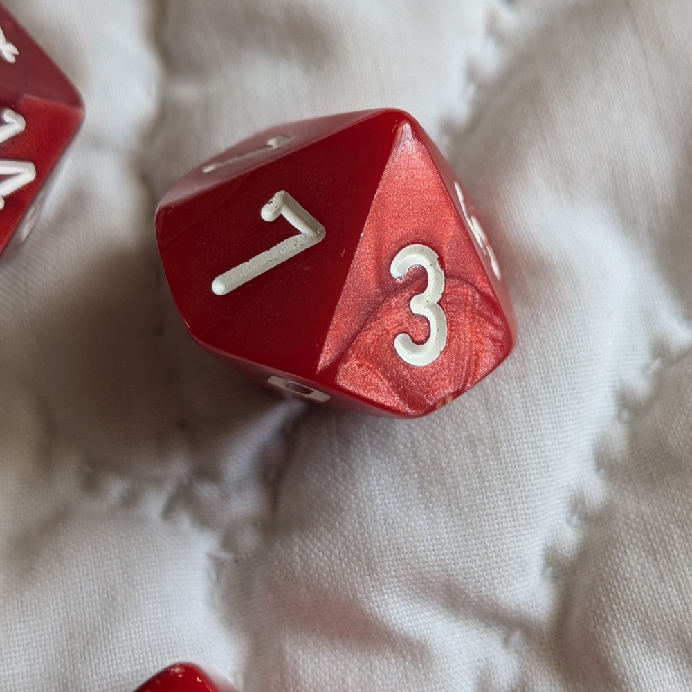 Chessex Red Dice Set Dungeon And Dragons Or AD&D Pathfinder 7 Die Mixed Patterns - Picture 8 of 12